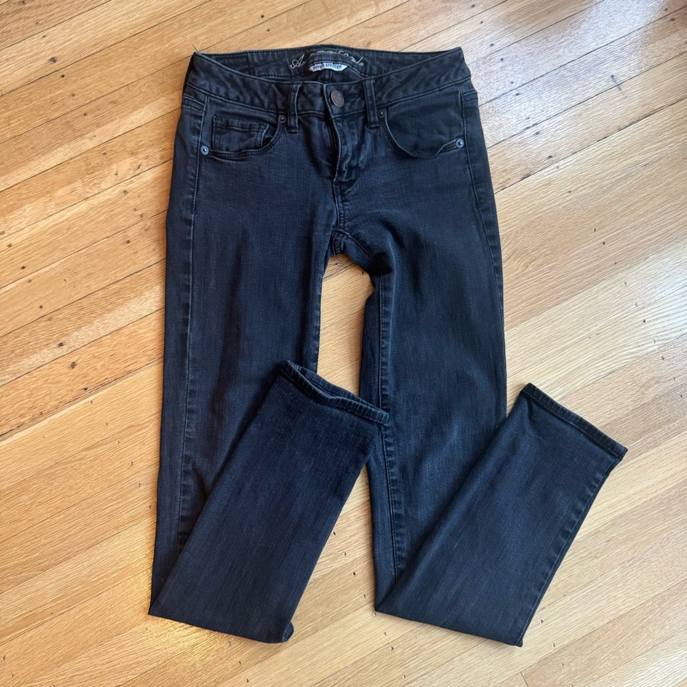 American Eagle Outfitters Skinny Jeans, Charcoal Black, women’s size 2, low rise
